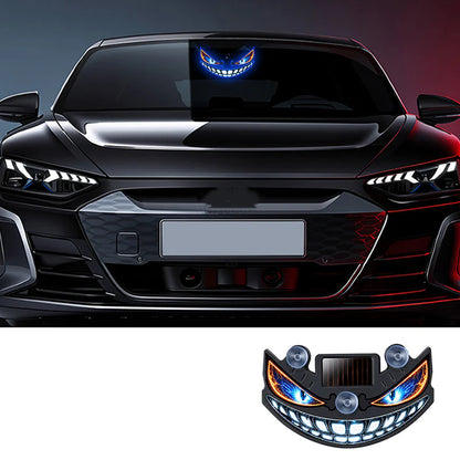 🚗✨ LED výstražné svetlo do auta s solárnym panelom a „diablovým okom“ –🔋 S senzorom vibrácií, nabíjaním cez USB a solárny panel, univerzálne použitie 😈