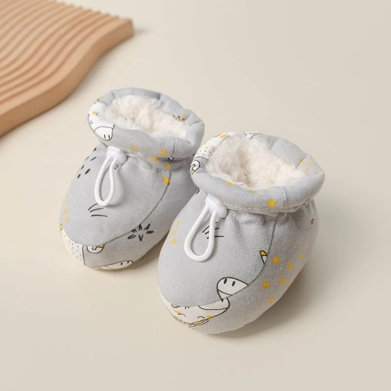 【👶 360° mäkké obopínanie chodidla, absorbuje pot a hreje】Teplé kožušinové detské čižmy