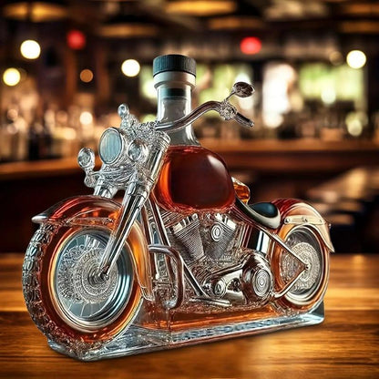 🏍️ Whisky karafa v tvare motocykla – štýlový doplnok do vášho baru! 🥃