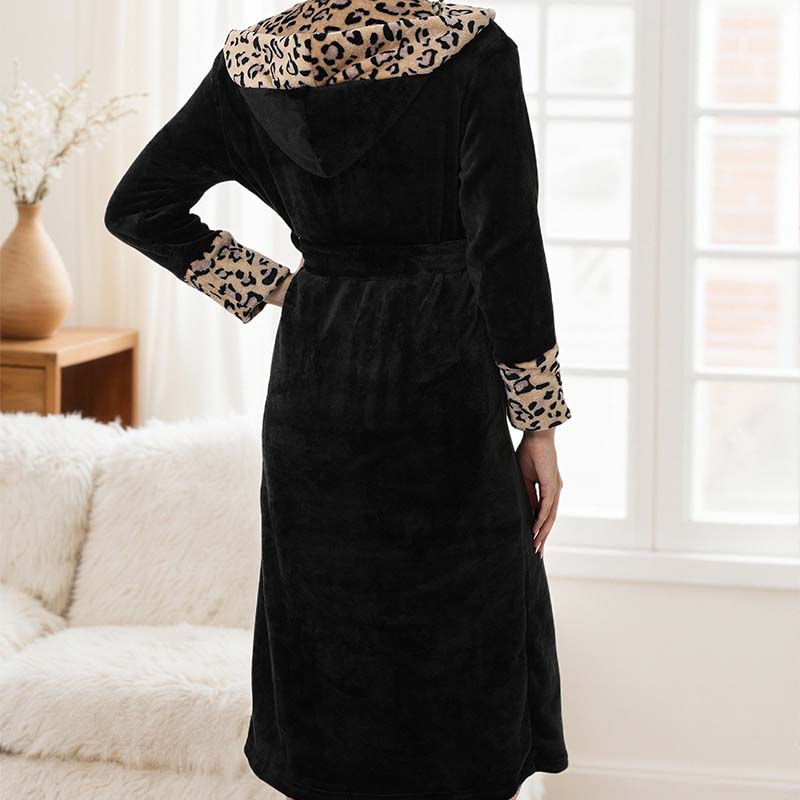 【🐆Elegantný dizajn a kontrastné farebné detaily】Kobiety Przytulny szlafrok z kapturem w panterkę