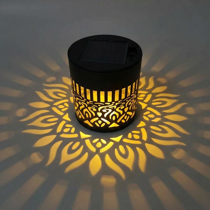 ☀️ Solárna mandala lampa do záhrady a na terasu - 2 v 1: stojaca a nástenná lampa - Dekoratívna svetelná dekorácia vo vintage štýle - Odolná voči hrdzi a trvácna ✨🪴🏡